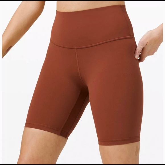 Lulu align short 8” - Picture 3 of 9